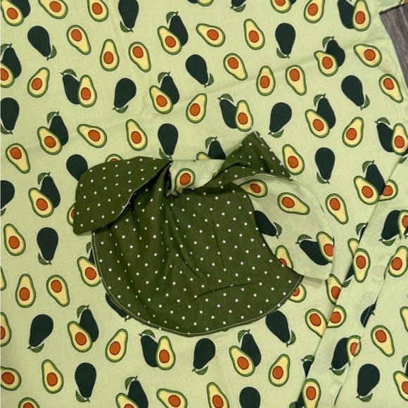 NWT! Avocado Apron - Picture 2 of 2